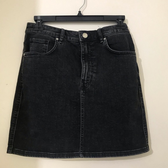 Zara Dresses & Skirts - Zara denim mini skirt